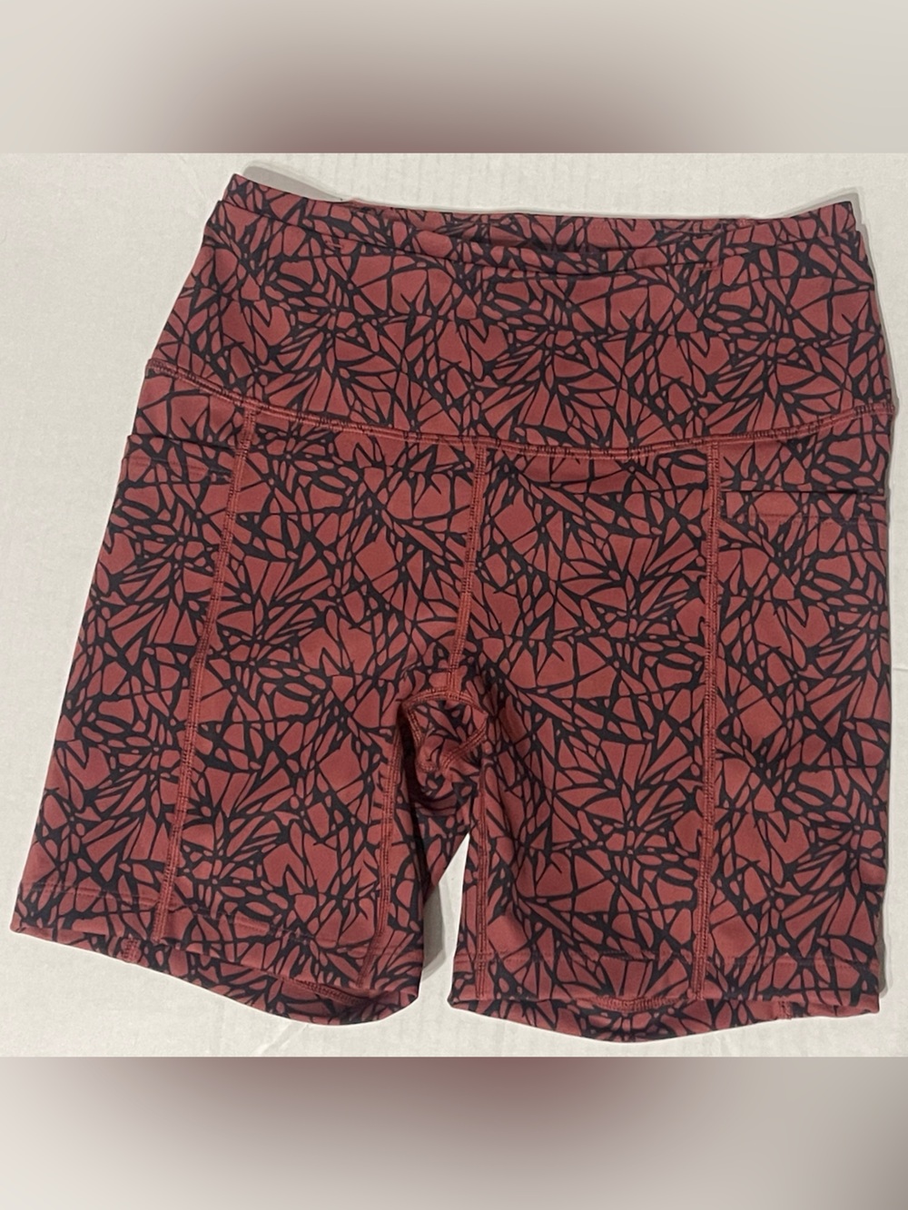 Oiselle Pockito 6” Shorts - size 2 - Redwood Monarch - EUC